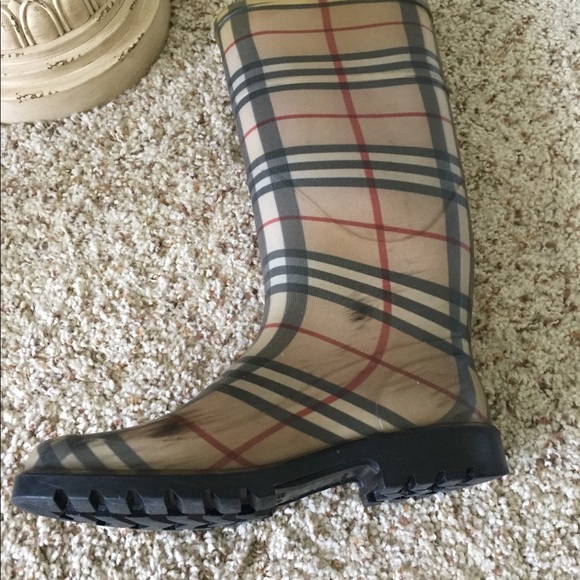 BURBERRY RAIN BOOTS - Picture 6 of 7